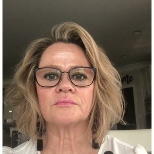 Meet your Posher, Denise